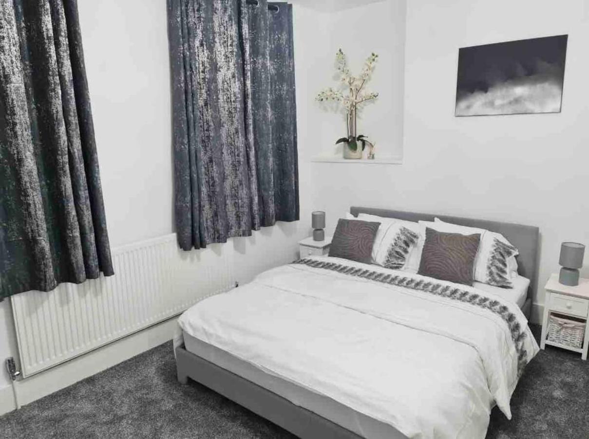 Villa L A Place Croydon, London à Norwood Extérieur photo